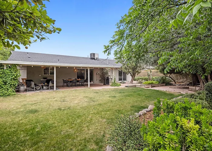 Dom wakacyjny Floresta - Private Backyard - Mins To Old Town *