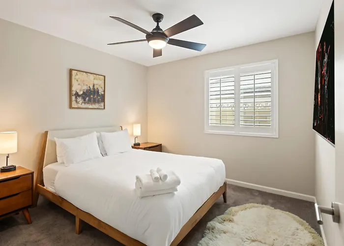 Dom wakacyjny Floresta - Private Backyard - Mins To Old Town